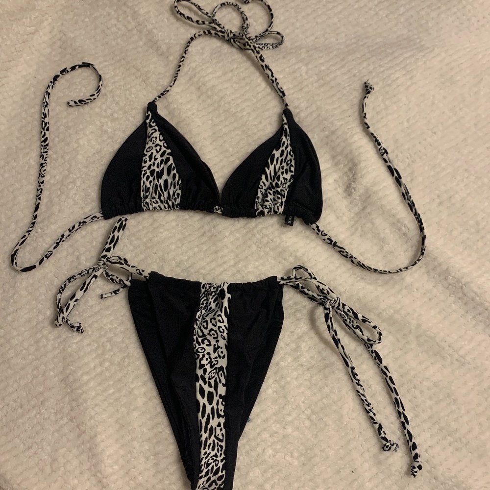Kendall & Kylie bikini small
